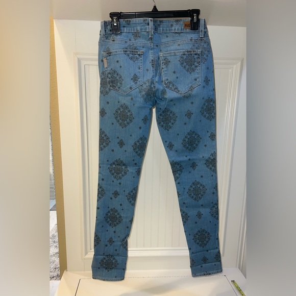 PAIGE Low Rise Jeans. Excellent condition! - Picture 2 of 6